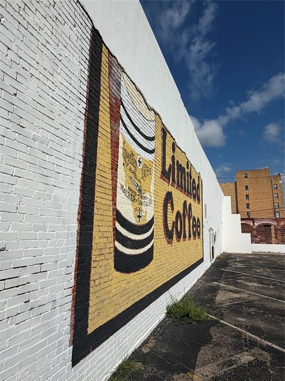 305 Fisk Avenue