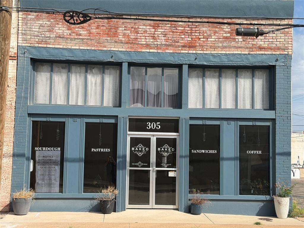 305 Fisk Avenue