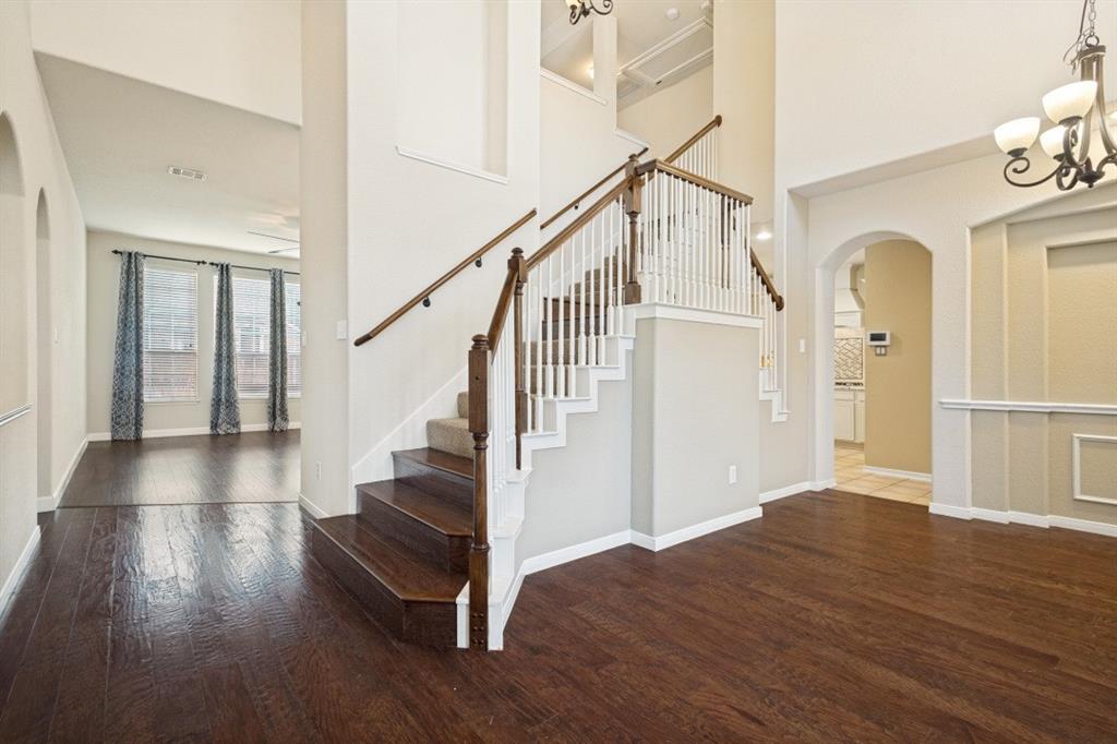 302 Village Trail