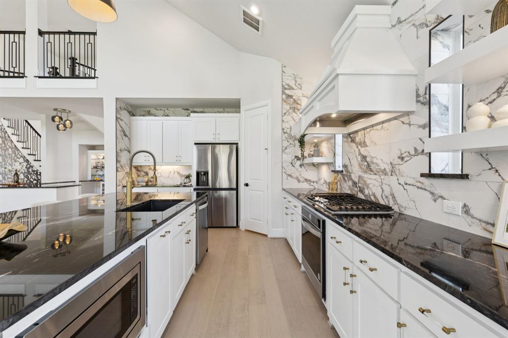 2366 Alcove Drive