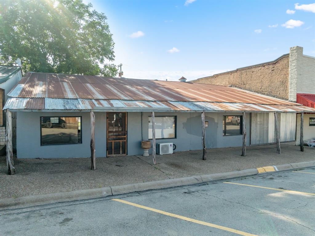 206 N Brazos St