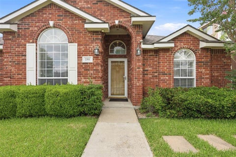 Photo of 2501 Saddle Horn Drive, Mesquite, TX 75181 (MLS # 21391219)