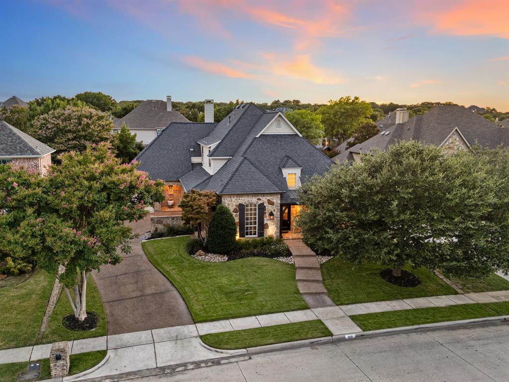 808 Lakeridge Drive