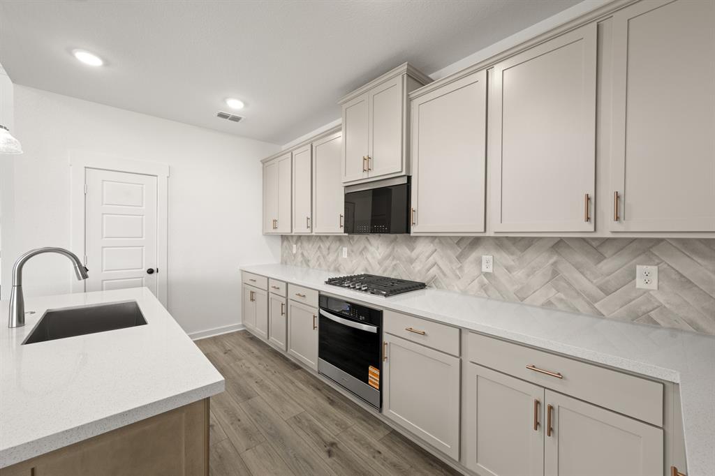 Sheppard's Place - Residential