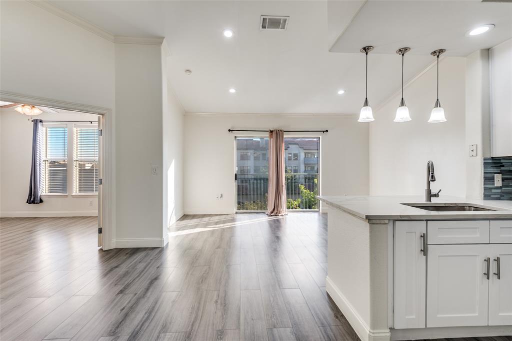 330 Las Colinas Boulevard E 466