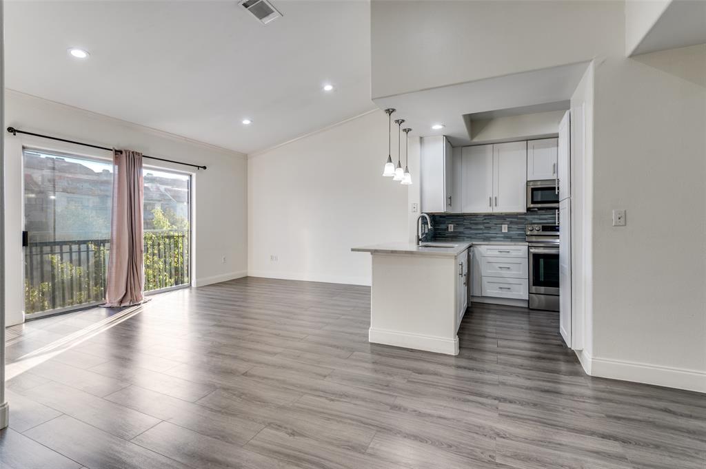 330 Las Colinas Boulevard E 466