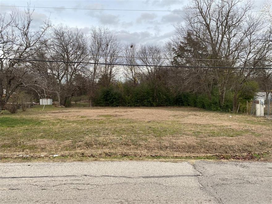 This residential interior lot with 90 feet frontage x 269 feet length is a little over half an acre (0.555).  The new Plat is completed and ready to convey. Located in the bucolic setting of the WILL-KEE subdivision of Lancaster, is a short commute to Interstates 20, 35, and 45. There's nearby retail shopping, entertainment venues, restaurants, and grocery stores.  Just minutes from the Dallas Zoo, Bishop Arts, and Deep Ellum.  This well-established neighborhood has older traditional homes on quarter to half-acre lots, along with newly built contemporary and modern dwellings.  This is your chance to own one of a few available residential half-acre lots just 15 minutes from downtown Dallas.  Come and experience the tranquil, quiet, laid-back environment this section of Lancaster has to offer.  The Cedar Valley campus of Dallas College, Dart bus service, parks, recreation center, and the State Champions Lancaster High School are approximately 1 mile east of the community. Utilities are available streetside.   Motivated seller, ready to deal. Please use Independence Title, Cedar Hill.