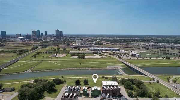 424 VISTA BUENA TRL, FORT WORTH, TX 76111 - Image f0c2a20e208626770cd70e6de8b2dd63/2578802709