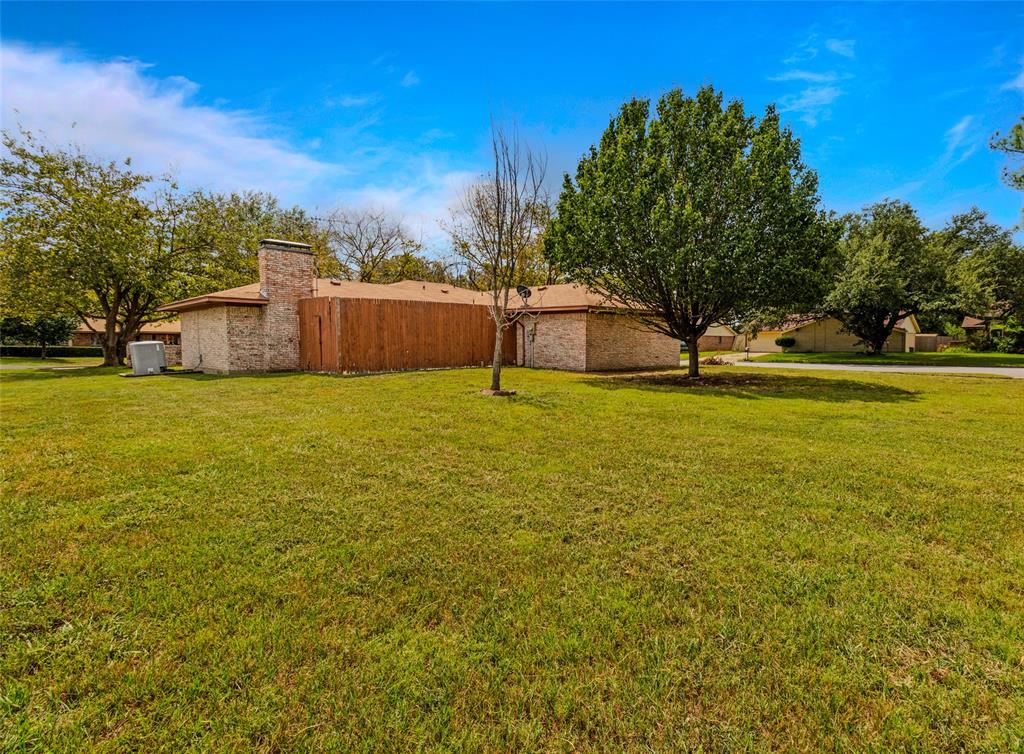Photo 20 of 21 of 1801 Ridgecrest Drive house