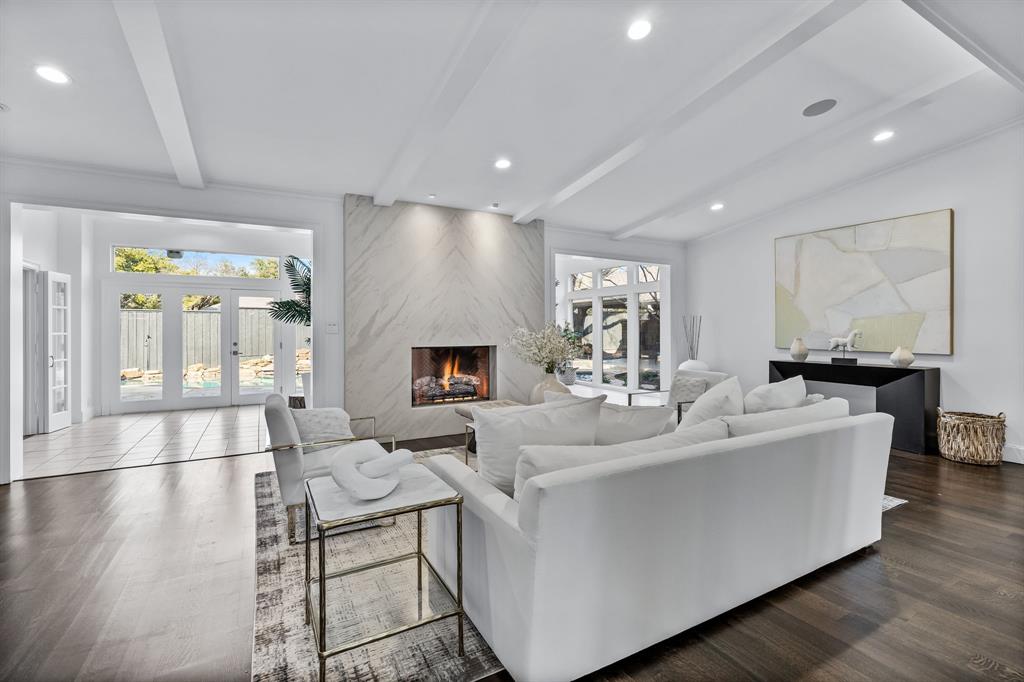 Russwood Acres 2nd Instl - Residential