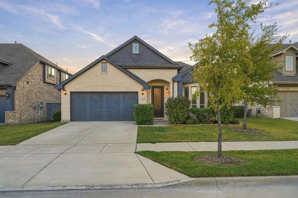 7428 WISPY WILLOW LN, AUBREY, TX 76227 - Image f0cb367db7a27fd2f39dbb3870d23381/384498355