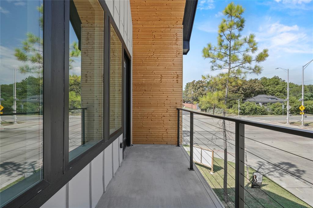 Val E Winstons Add - Residential