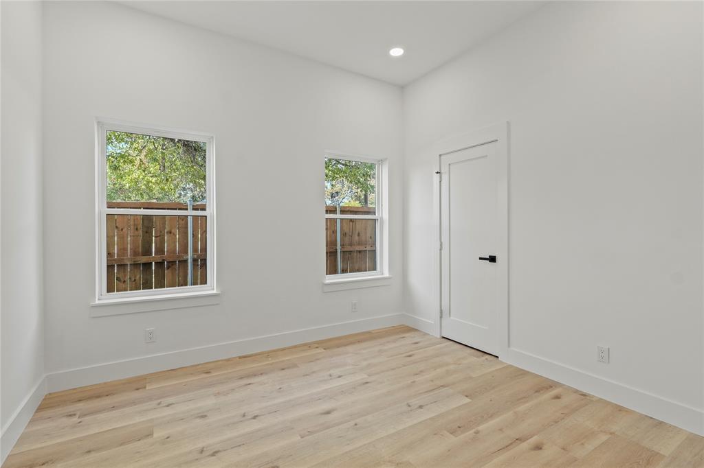 Val E Winstons Add - Residential