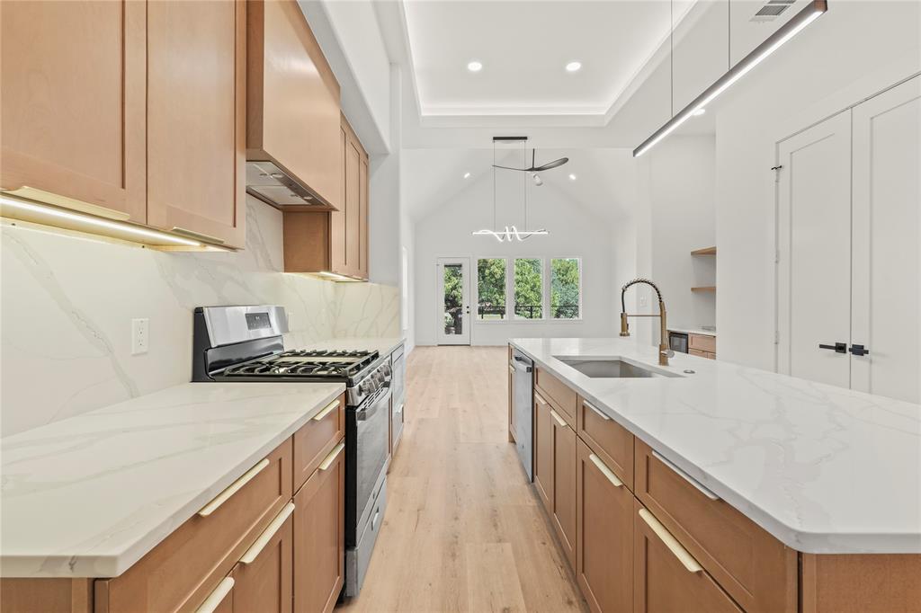 Val E Winstons Add - Residential