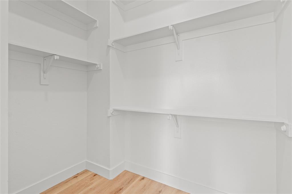 Val E Winstons Add - Residential