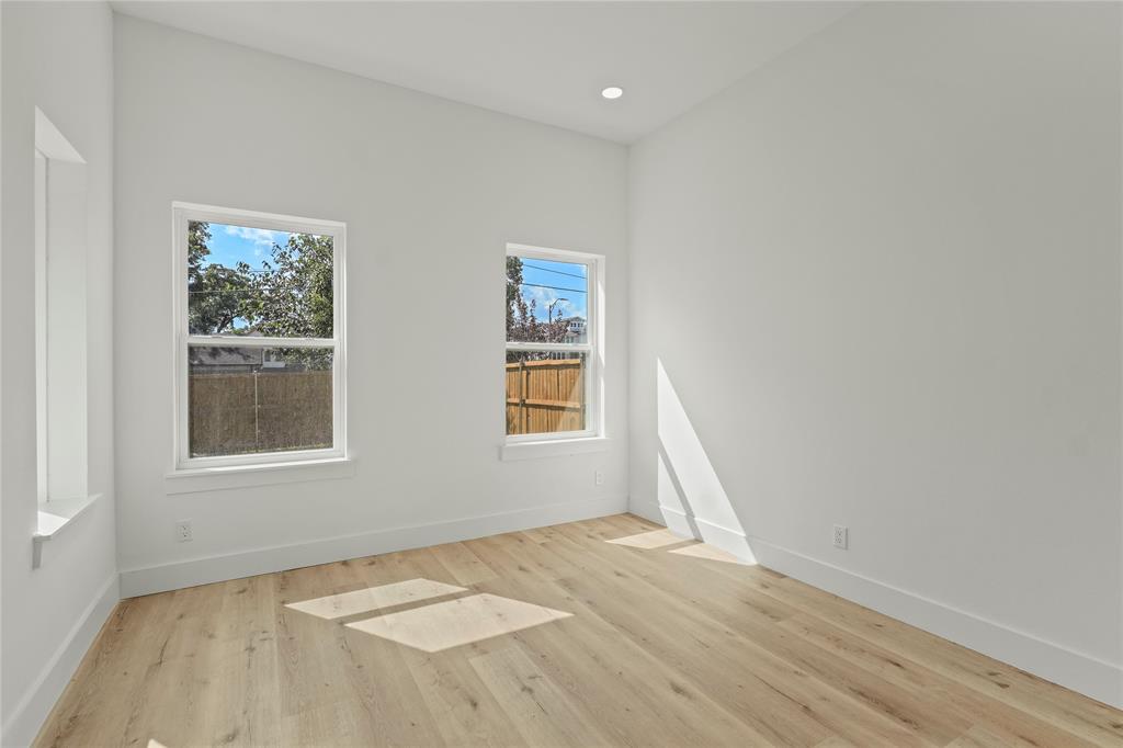 Val E Winstons Add - Residential