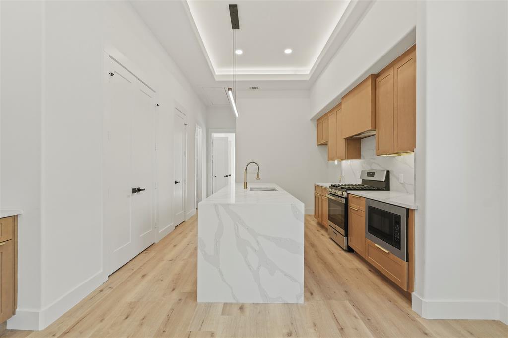 Val E Winstons Add - Residential