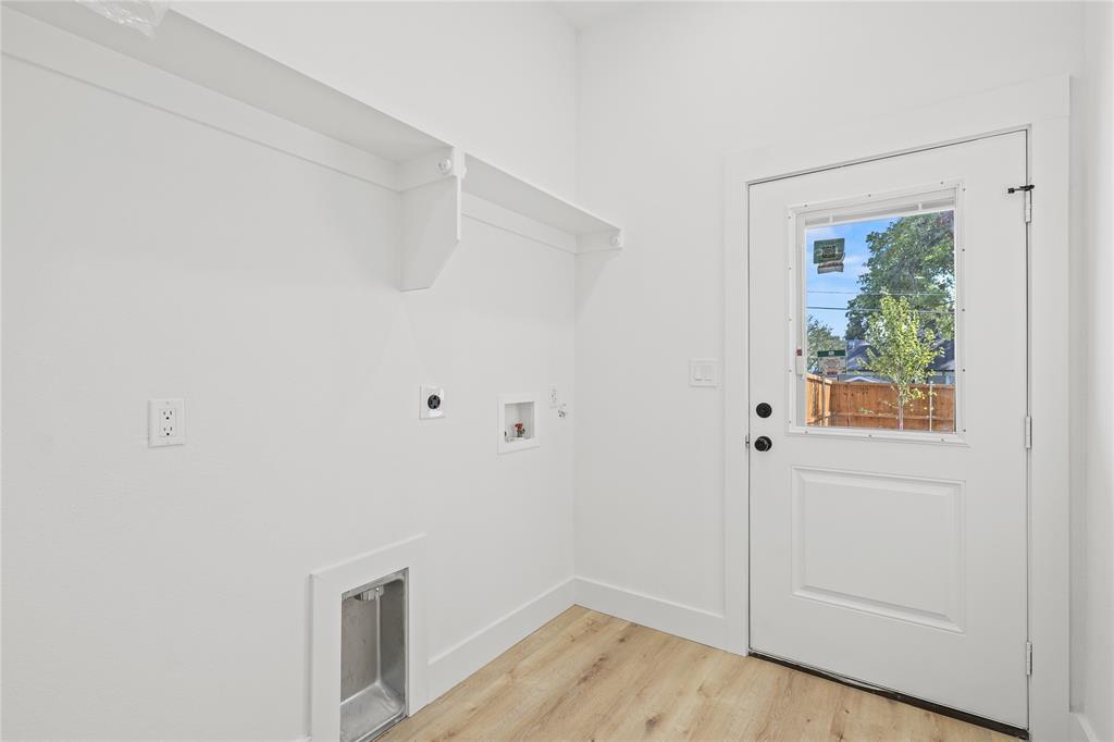 Val E Winstons Add - Residential