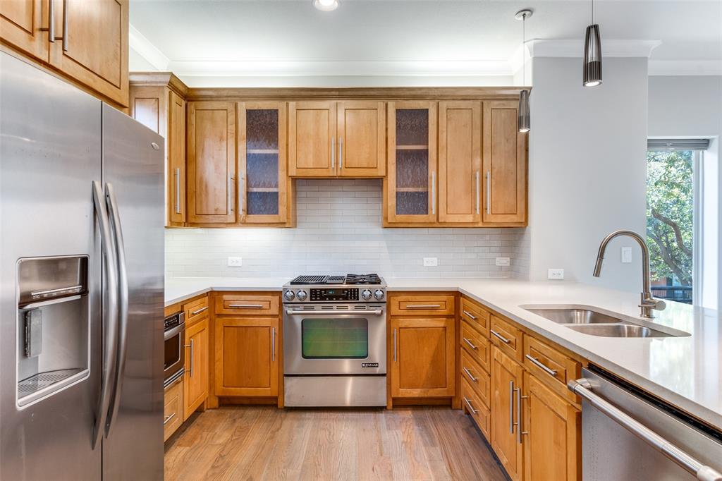 Richmond At Lakewood Condos - Residential