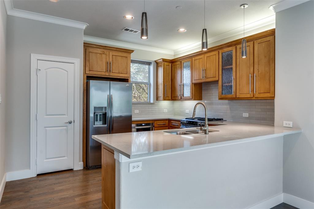 Richmond At Lakewood Condos - Residential