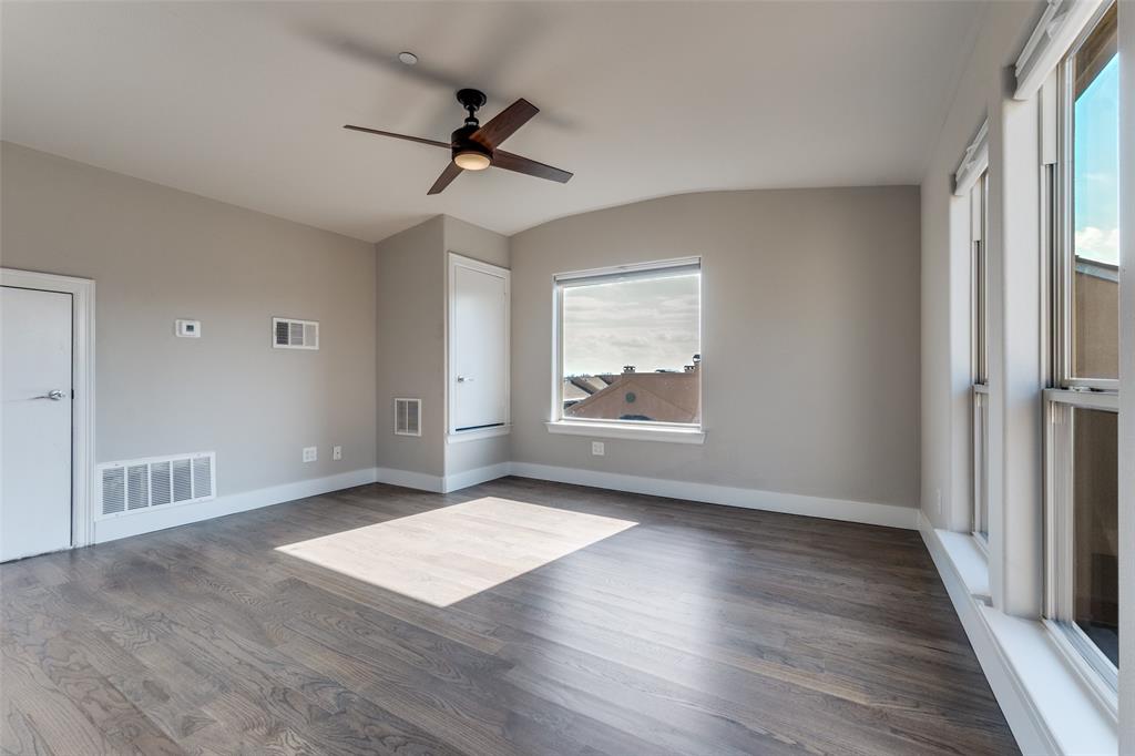 Richmond At Lakewood Condos - Residential