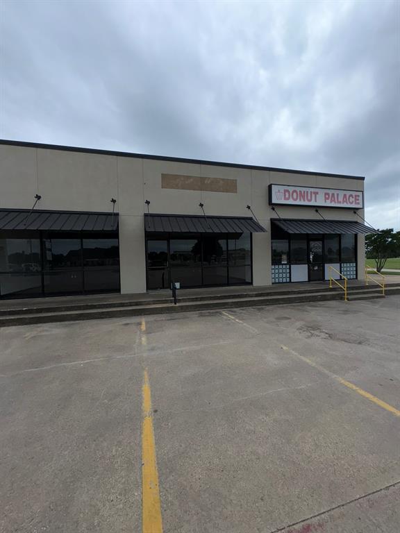 Hillcrest Square Sec I - Commercial Lease