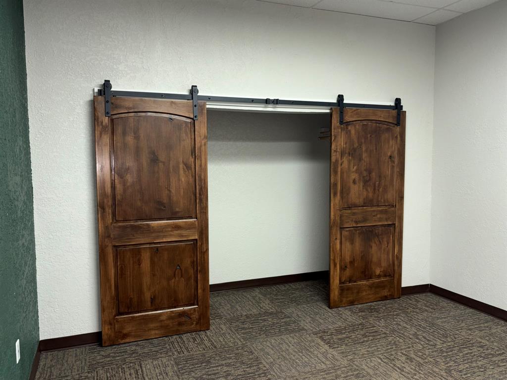 Hillcrest Square Sec I - Commercial Lease