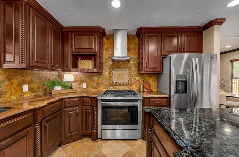 Tiny photo for 330 N Brighton Avenue, Dallas, TX 75208 (MLS # 21100358)