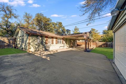 Tiny photo for 330 N Brighton Avenue, Dallas, TX 75208 (MLS # 21100358)