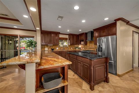 Tiny photo for 330 N Brighton Avenue, Dallas, TX 75208 (MLS # 21100358)