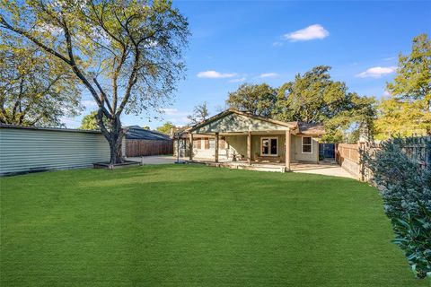 Tiny photo for 330 N Brighton Avenue, Dallas, TX 75208 (MLS # 21100358)