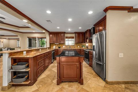 Tiny photo for 330 N Brighton Avenue, Dallas, TX 75208 (MLS # 21100358)