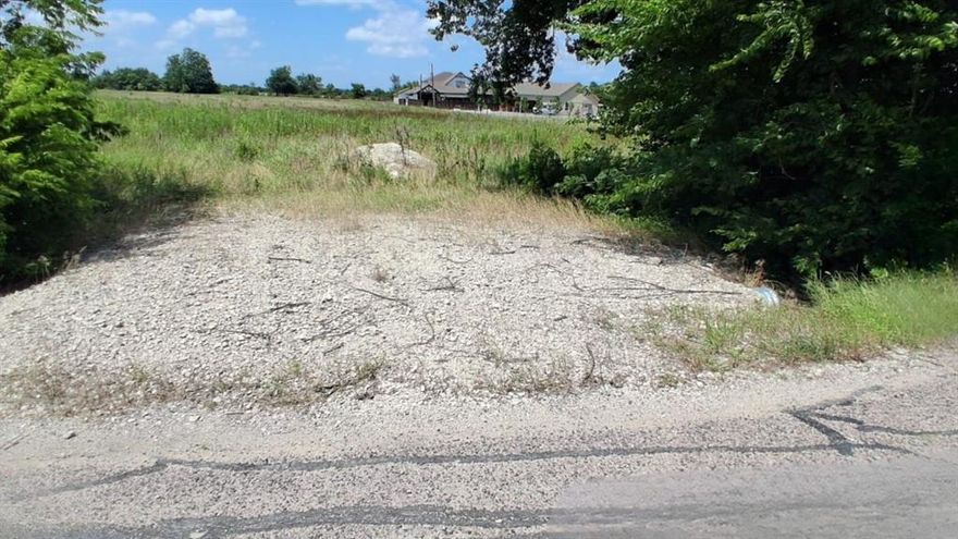 Amazing opportunity to own acreage in Collin County with no known restrictions, close to Celeste county too. Water and electricity are available, and lot has excellent paved road frontage. It is located just minutes from Blue Ridge and Farmersville. The area is surrounded by beautiful and peaceful properties for a real country feel!