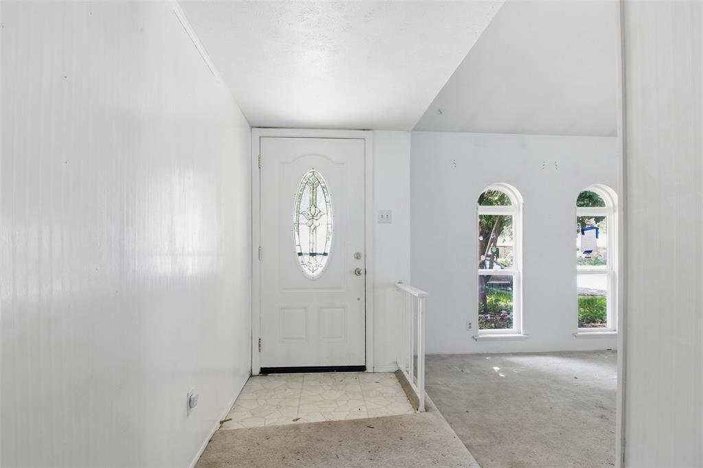 2604 Woodside Drive