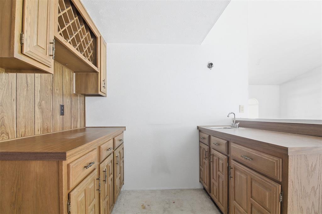 2604 Woodside Drive