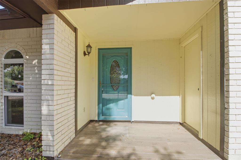 2604 Woodside Drive