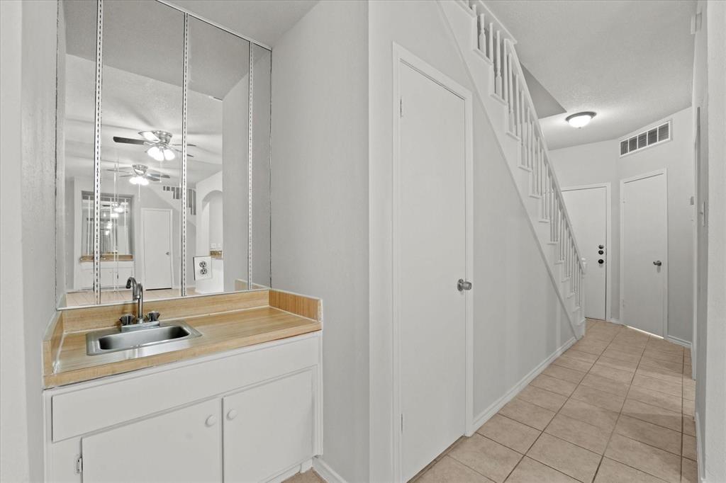 3550 Country Square Drive 605