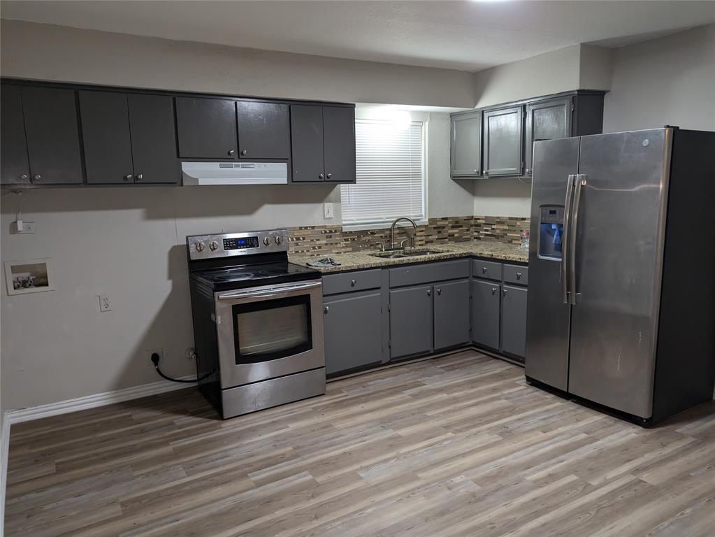 806 clearwood Drive