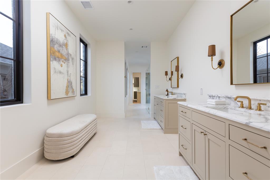 NORTH OAK LAWN - Residential