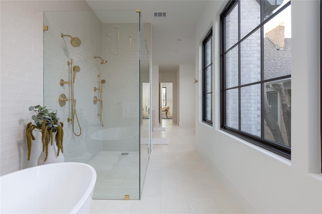 NORTH OAK LAWN - Residential