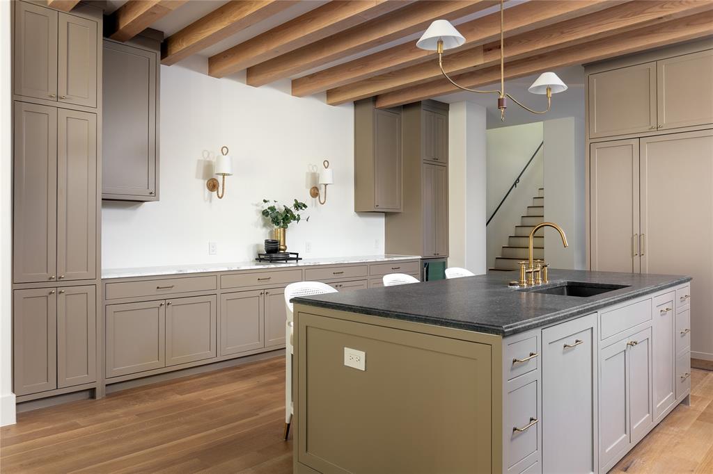 NORTH OAK LAWN - Residential