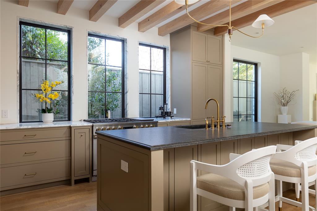 NORTH OAK LAWN - Residential