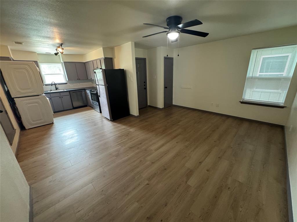 7300 Comanche Trail 4