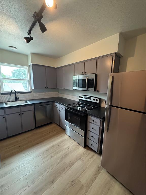 7300 Comanche Trail 4