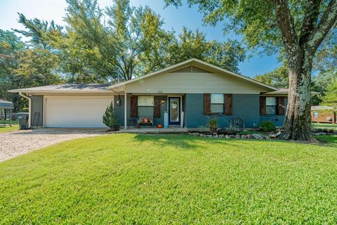 220 Rs County Road 3324 Emory TX 75440