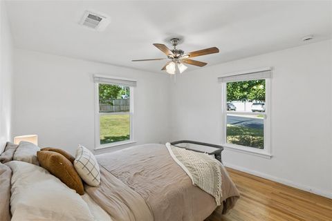 Tiny photo for 714 NW 6th Street, Grand Prairie, TX 75050 (MLS # 21340090)