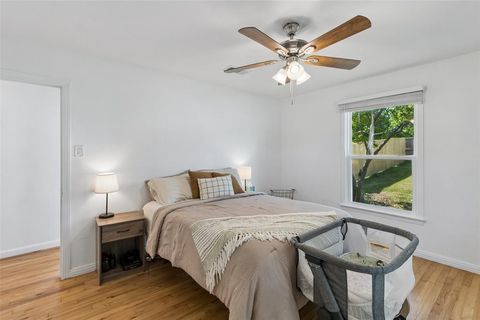 Tiny photo for 714 NW 6th Street, Grand Prairie, TX 75050 (MLS # 21340090)