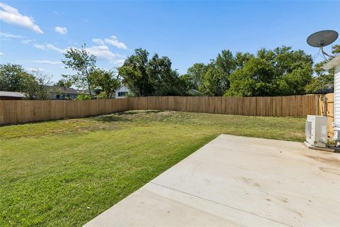 Tiny photo for 714 NW 6th Street, Grand Prairie, TX 75050 (MLS # 21340090)