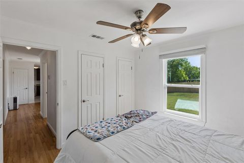 Tiny photo for 714 NW 6th Street, Grand Prairie, TX 75050 (MLS # 21340090)