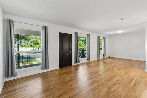 Tiny photo for 714 NW 6th Street, Grand Prairie, TX 75050 (MLS # 21340090)